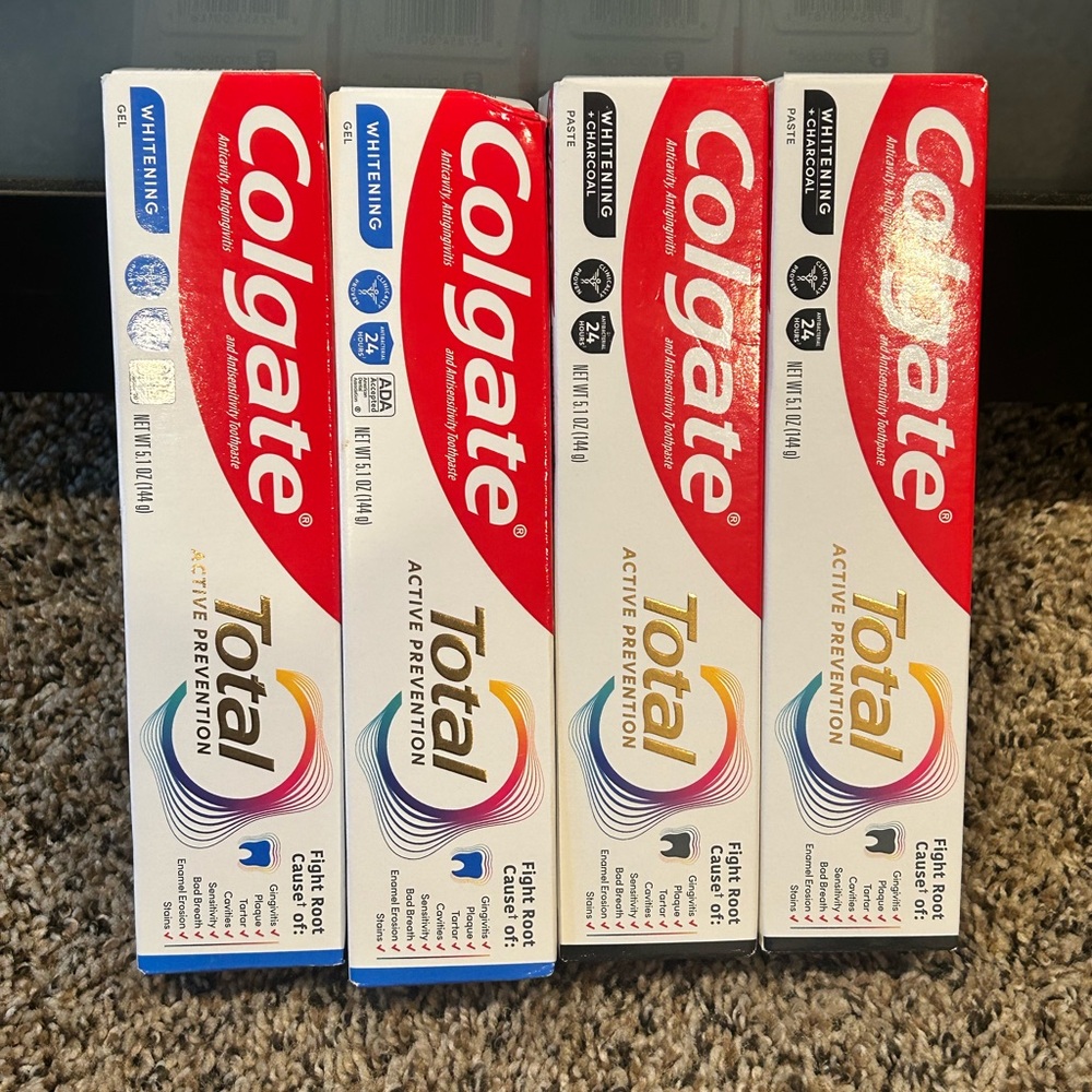 Colgate Total Whitening Toothpaste - Red and White